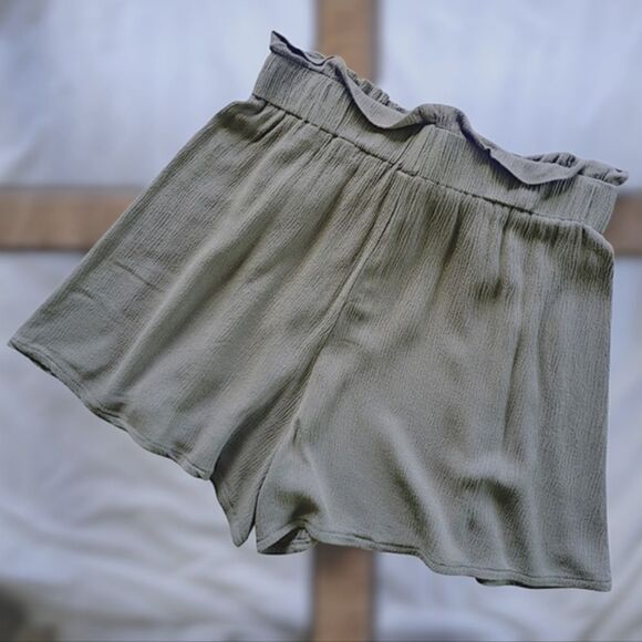 SHEIN Army Green Essnce Paperbag Waist Belted Shorts size S - Picture 8 of 11